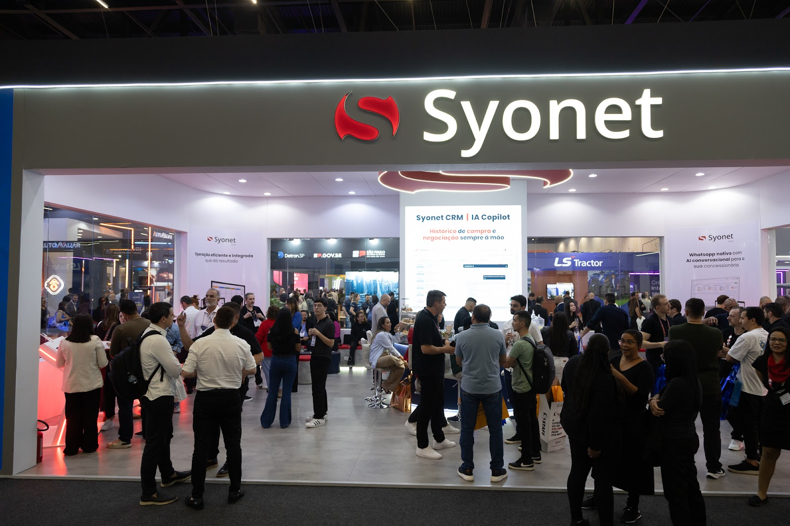Syonet lança novas ferramentas com IA e CRM conversacional para o mercado automotivo